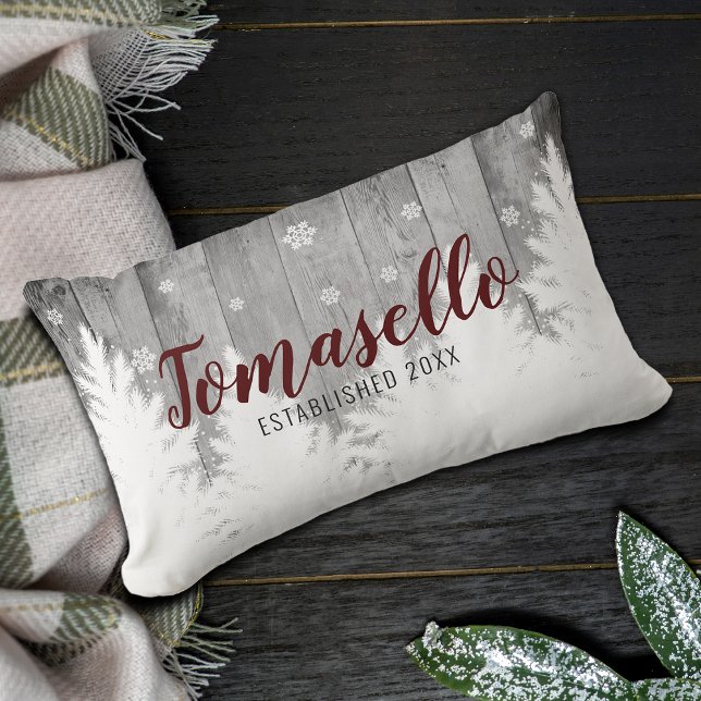 Rustikaler Wald Winter Pine Trees Burgundy Name Lendenkissen (Rustic Wood Winter Pine Trees Burgundy Name Lumbar Pillow)