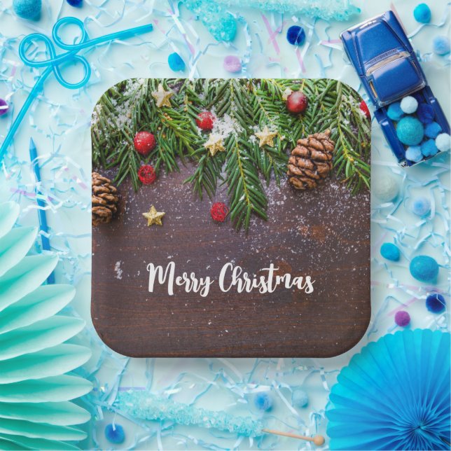 Rustikaler Weihnachtstisch mit Kiefer und Schnee Pappteller (Party)