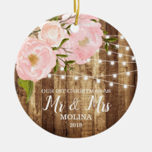 Rustikaler Woodgrain u. rosa Blumenherr Frau Keramik Ornament