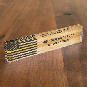 Rustikales 911 Dispatcher-Thin-Gold-Line-Flag Wood Namensplakette