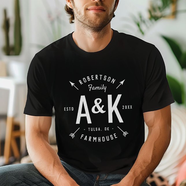 Rustikales Arrow-Monogram-Bauernhaus T-Shirt (Von Creator hochgeladen)