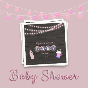 Rustikales Baby braut eine rosa Babydusche Serviette