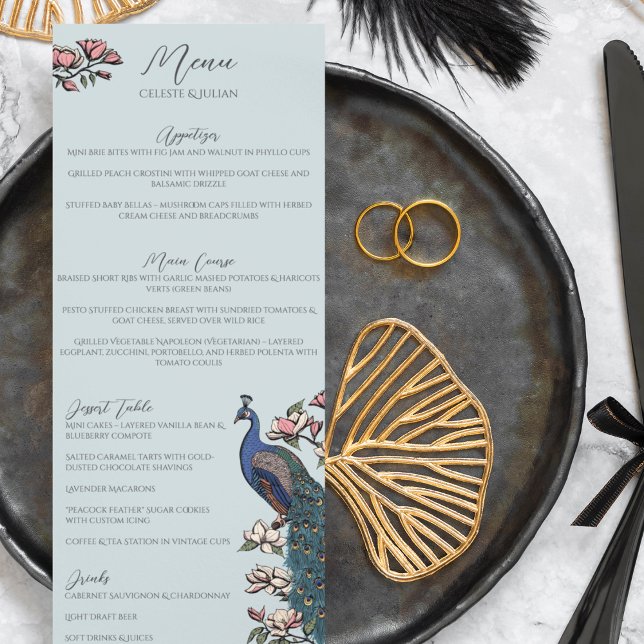 Rustikales Blue Floral Peacock Bird Wedgemenü Menükarte (Rustic Elegant Blue Peacock Chinoiserie Wedding Menu for Wedding, Bridal Shower, Rehearsal Dinner.)