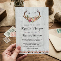 Rustikales Blumengesteck Weißes Holz Boho Hochzeit