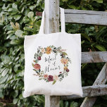 Rustikales Blut | TRAUZEUGIN Tragetasche<br><div class="desc">Rustikale elegante Brautparty-Tasche mit einem blumengeschmückten Aquarell aus Rose,  Pfannenbäumen und Mähnen in reichen Herbsttönen,  in dem in handgeschriebenen Schriften "Trauzeugin" eingetragen ist. Entworfen,  um unsere Rustic Bloom Kollektion zu ergänzen.</div>