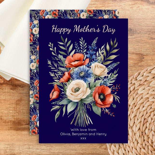 Rustikales Boho Floral Bouquet Happy Mother Day Folien Feiertagskarte (A personalized Mother's Day card, with foil detail, cream roses, red poppies and blue cornflowers)