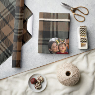 Rustikales Braun- und Schwarztartan-Weihnachtsgebä Geschenkpapier