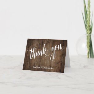 Rustikales braunes Holz mit eleganter Typografie Dankeskarte