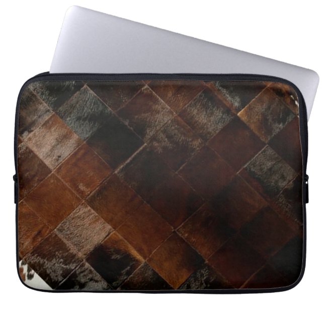 Rustikales Brown Patchwork Cowhide Laptopschutzhülle (Vorderseite)