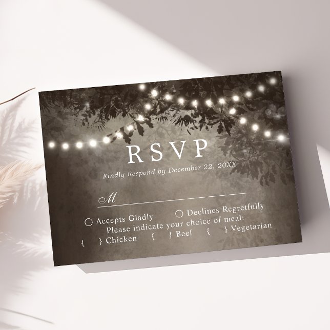 Rustikales Brown Tree String Lights Wedding RSVP Karte (Von Creator hochgeladen)