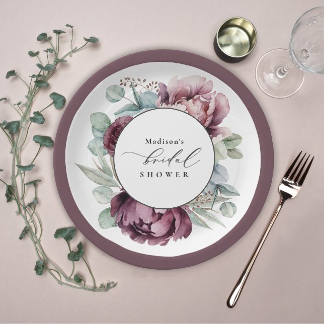 Rustikales Burgund-Plum-Brautparty Pappteller (Pretty paper plates for your bridal shower to personalize with the bride's name.)