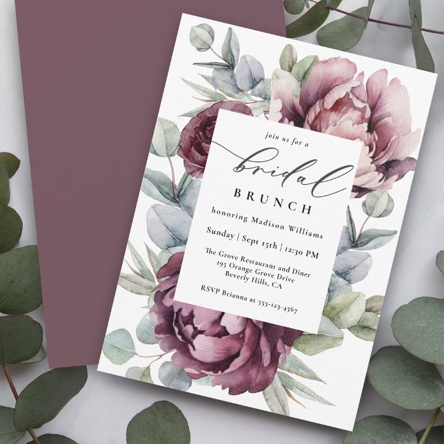 Rustikales Burgundy Plum Floral Bridal Brunch Einladung (Lovely for late summer, fall or winter, this bridal brunch invitation is so feminine!)