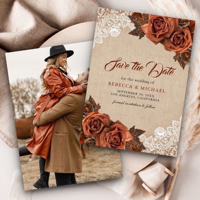 Rustikales Burlap Dusty Terracotta Rose Wedding Fo Save The Date (Von Creator hochgeladen)