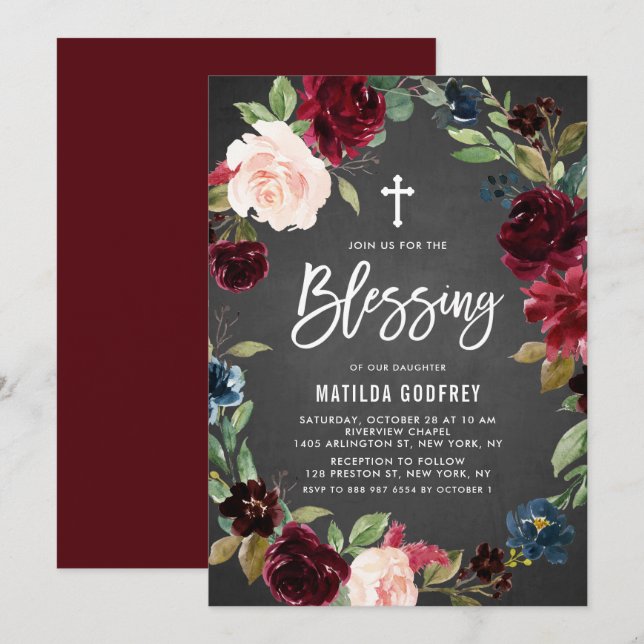 Rustikales Chalkboard Burgund Blumenreath Segen Einladung (Vorne/Hinten)