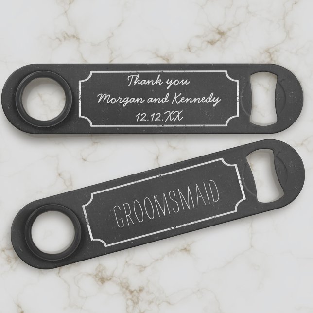 Rustikales Chalkboard Hochzeit Groomsmaid Bar Key (Rustic Chalkboard Wedding Groomsmaid Bottle Opener with space for your name and message)
