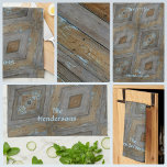 Rustikales Diamantmuster Älteres Holz Braun Blau Geschirrtuch<br><div class="desc">Diese rustikalen Küchenhandtücher sind mit einem diagonalen Diamantenmuster aus fotografisch verwittertem Holz in sanften, braunen und blassblauen Farbtönen gestaltet. Die wunderschöne, erdige Patina des Holzes und der Stil des geometrischen Diamantenmusters ist eine perfekte Mischung, die jede Küche von rustikalem Land bis moderne urbane Küche ergänzen wird. Personalisieren Sie Text auf...</div>