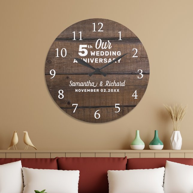 Rustikales dunkelbraunes Holz 5. Hochzeitstag Große Wanduhr (Rustic Dark Brown Wood 5th Wedding Anniversary Large Clock)