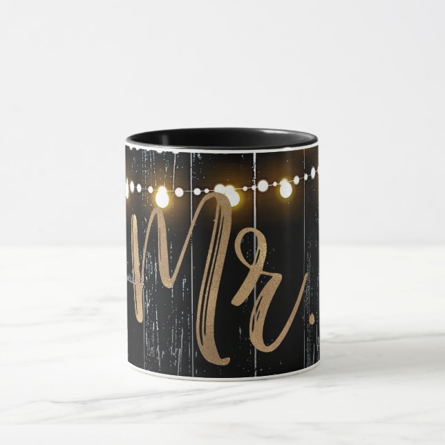Rustikales dunkles Holz & String Lights Gold Bride Tasse (Zentrum)