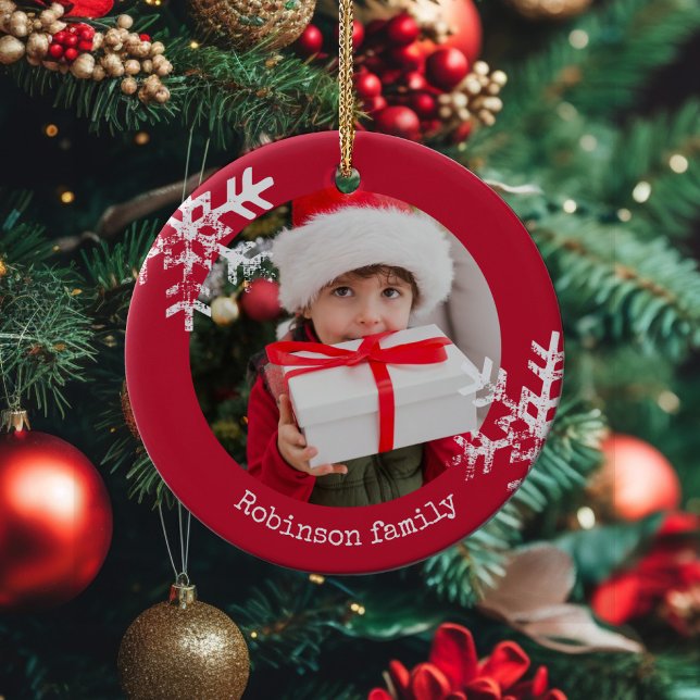 Rustikales Foto Ornament mit Schneeflocken (Rustic Snowflake holiday Christmas design that can be personalized and makes a perfect keepsake.)