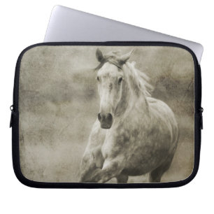 Rustikales Galloping Andalusisches Pferd Laptopschutzhülle