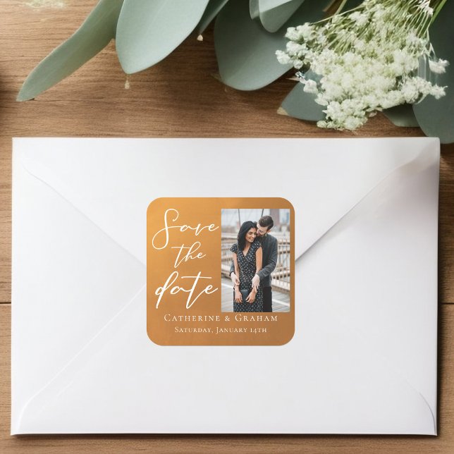 Rustikales Gold Couple Foto fällt Save the Date Quadratischer Aufkleber (Von Creator hochgeladen)