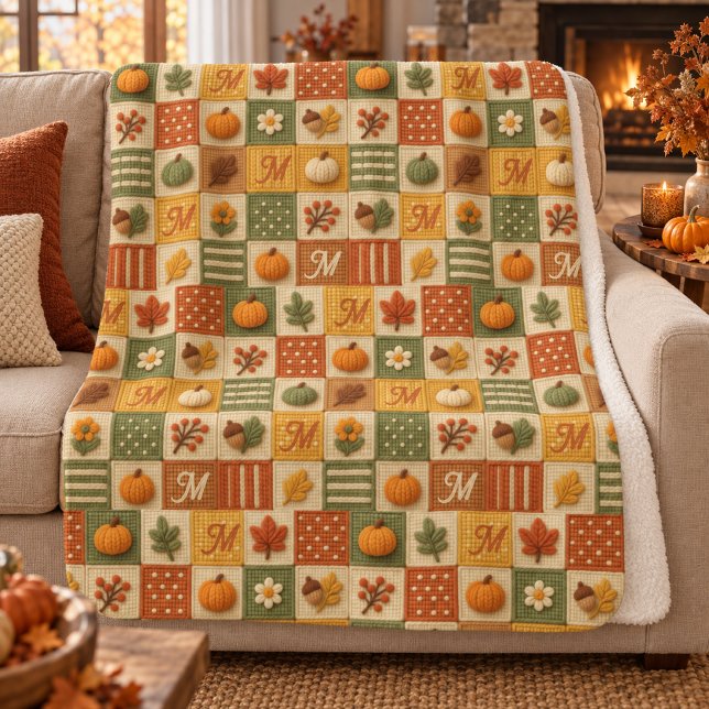 Rustikales Herbst-Patchwork-Kürbis-Monogramm Sherpadecke (Von Creator hochgeladen)