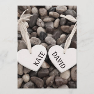 Rustikales Hochzeitspazierengehen am Ufer des Meer Einladung