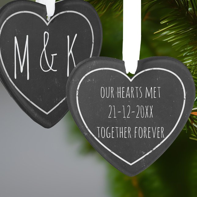 Rustikales Hochzeitstil zum Jubiläum Ornament (Celebrate your everlasting love with this chalkboard style ornament. Just add your initials!)