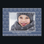 Rustikales Holiday Blue White Menorah Hanukkah Fot Magnetkarte<br><div class="desc">Rustikale Holiday Blue White Menorah Hanukkah Foto Magnetic Card mit einem festlichen Muster von Hanukkah Menorahs und Ihrem eigenen Text und Foto. Eine bleibende Erinnerung für Familie und Freunde!</div>