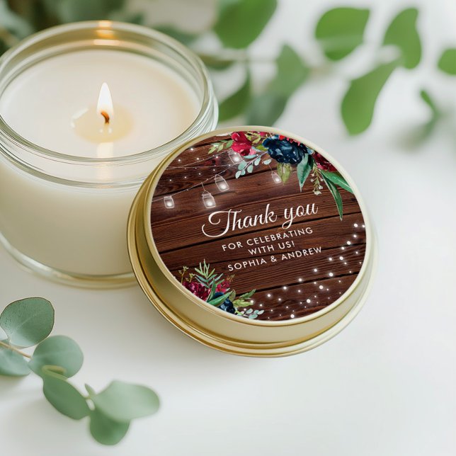 Rustikales Holz Burgund Blumenleuchten Hochzeit Runder Aufkleber (Von Creator hochgeladen)