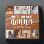 Rustikales Holz Custom Foto Sie sind die beste Non Fotoplatte<br><div class="desc">Eine moderne und schicke Collage-Plakette aus Foto,  die mit acht individuellen Fotos und einem kalligraphischen Schriftart aus "Nonna" aus rustikalem Holzfußboden als Geschenk für Ihre Nonna entworfen wurde. (Foto mit freundlicher Genehmigung von Unsplash. Bitte ersetzen Sie es mit Ihrem eigenen.)</div>
