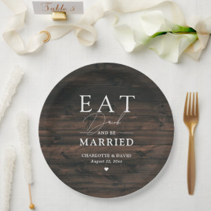 Rustikales Holz essen Drink und Verheiratet sein Pappteller