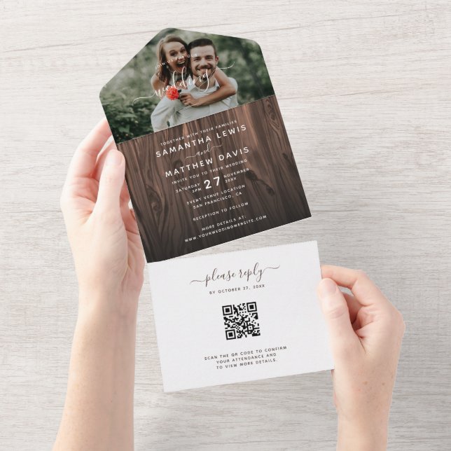 Rustikales Holz Foto Outdoor Hochzeit QR Code UAWG All In One Einladung (Abreißen)