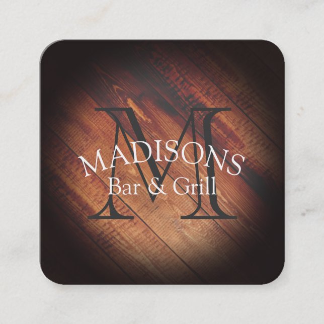 Rustikales Holz mit Monogramm Quadratische Visitenkarte (Vorderseite)