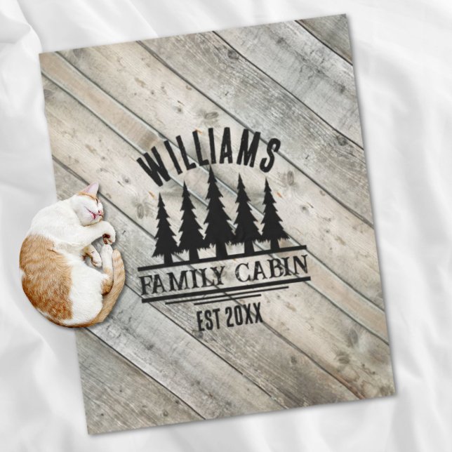 Rustikales Holz Personalisierte Familienkabine Est Fleecedecke (Rustic Wood Personalized Family Cabin Name Est Fleece Blanket)