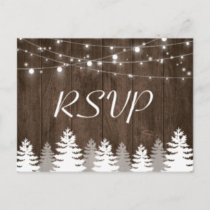 Rustikales Holz String Lights Pine Trees Wedding R Einladungspostkarte