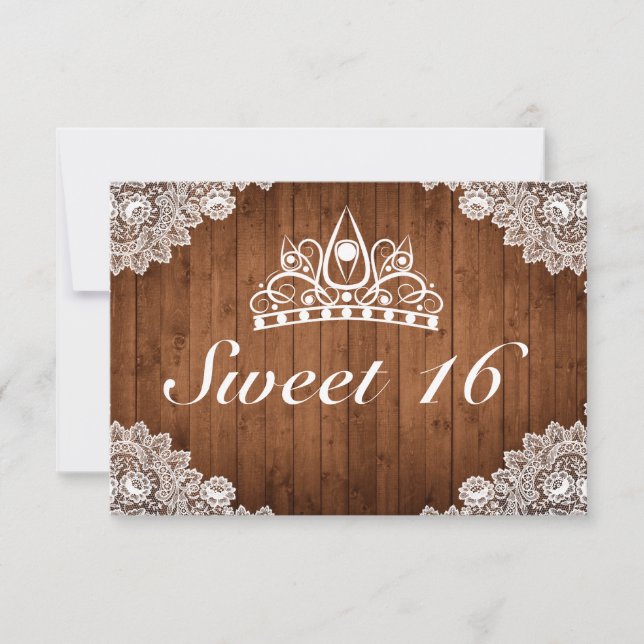 Rustikales Holz und weiße Spitzen Tiara Sweet 16 RSVP Karte (Vorderseite)
