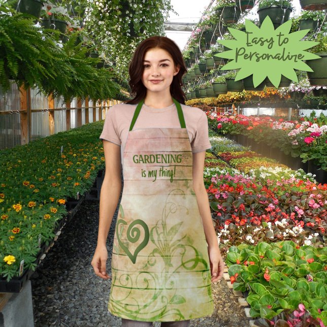 Rustikales Holz verknüpfte Herzen Personalisiert Schürze (Keep your clothes clean during gardening, barbecuing or baking with this personalized apron design.)
