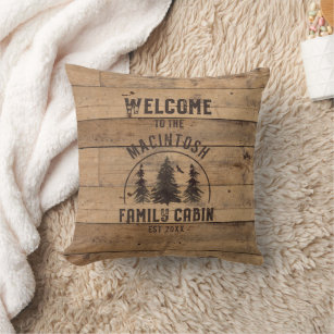 Rustikales Holz - Willkommen in der FAMILIE CABIN Kissen