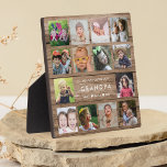 Rustikales Holz Wir Liebe Sie Opa 14 FotoCollage Fotoplatte<br><div class="desc">Erstellen Sie Ihre eigene Collage-Plakette mit 14 Ihrer Lieblingsfotos auf einem Holztexturhintergrund,  um ein einzigartiges Souvenirgeschenk für Opa zu erhalten. Personalisieren Sie sich mit Enkelkindern Namen und wir Liebe Ihnen die meisten Opa-Nachricht. Kann es für Anlässe wie Geburtstag,  Vatertag,  Großelterntag,  Weihnachten usw. geschenkt werden</div>