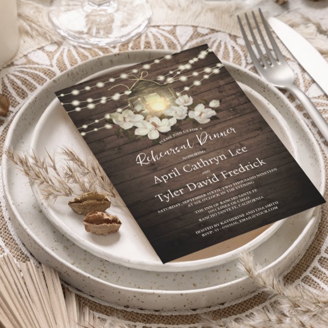 Rustikales Holzfloral Laternenleuchter Probe Abend Einladung (Von Creator hochgeladen)