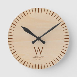 Rustikales Holzmonogramm Brauner Anfangsbuchstabe  Runde Wanduhr