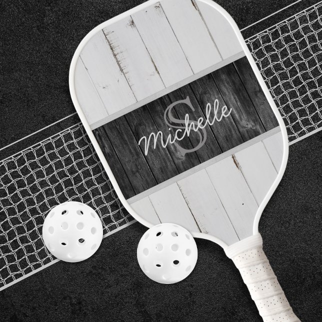 Rustikales Holzpaddel, weißes Schwarzes Monogramm Pickleball Schläger (Von Creator hochgeladen)