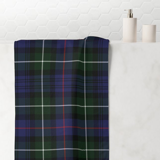 Rustikales Kariertes Lila und grünes Hochland Tart Badehandtuch (Plaid KacKenzie Tartan Bath Towel)