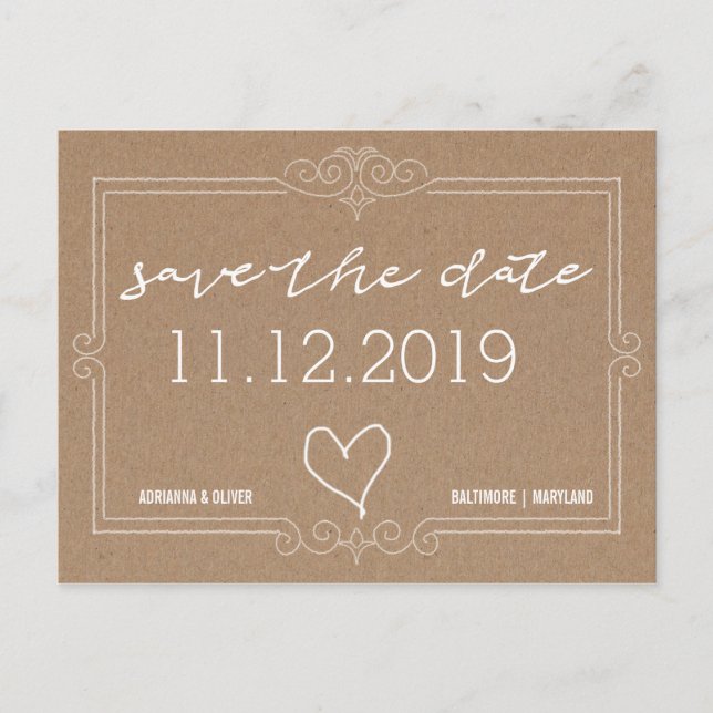 Rustikales Kraftpapier Save the Date Typografie Ankündigungspostkarte (Vorderseite)