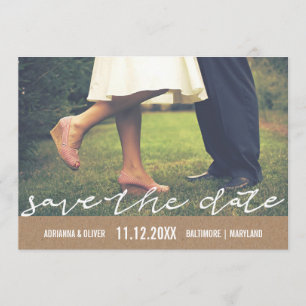 Rustikales Kraftpapier Save the Date Typografie-Fo
