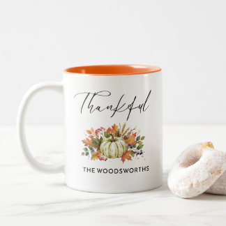 Rustikales Kürbis-Familienname Thanksgiving Zweifarbige Tasse