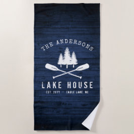Rustikales Lake House Boat Oars Trees Blue Wood Pr Strandtuch
