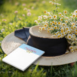 Rustikales Land floralfarbenes Aquarell Notizblock<br><div class="desc">Weiße Aquarellfarbe Wildblume blau Notepad. Personalisierte Geschichten. Füge Deinen Namen hinzu.</div>