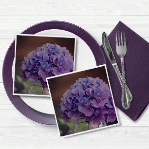 Rustikales Lila Hydrangea in Mason Jar Fotografie Serviette